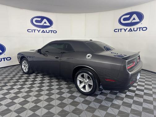 Granite Pearlcoat 2023 Dodge Challenger SXT