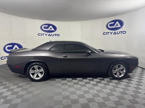 Granite Pearlcoat 2023 Dodge Challenger SXT