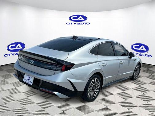 Aero Silver 2025 Hyundai SONATA Hybrid Limited