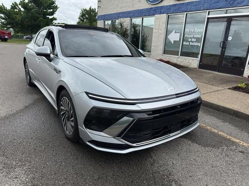 Aero Silver 2025 Hyundai SONATA Hybrid Limited
