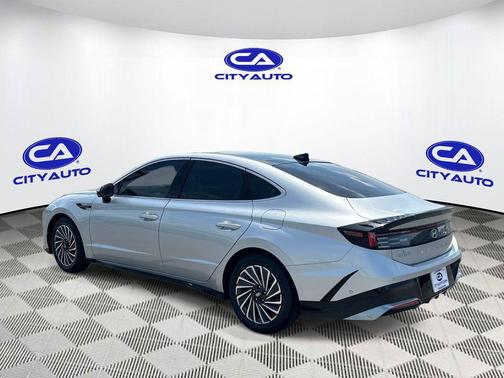 Aero Silver 2025 Hyundai SONATA Hybrid Limited