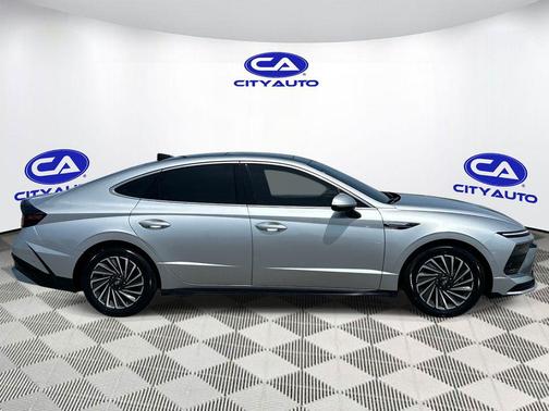 Aero Silver 2025 Hyundai SONATA Hybrid Limited