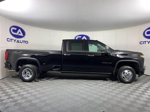 Black 2022 Chevrolet Silverado 3500 High Country