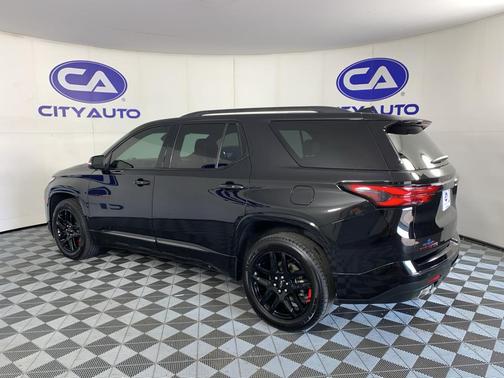 Mosaic Black Metallic 2023 Chevrolet Traverse Premier