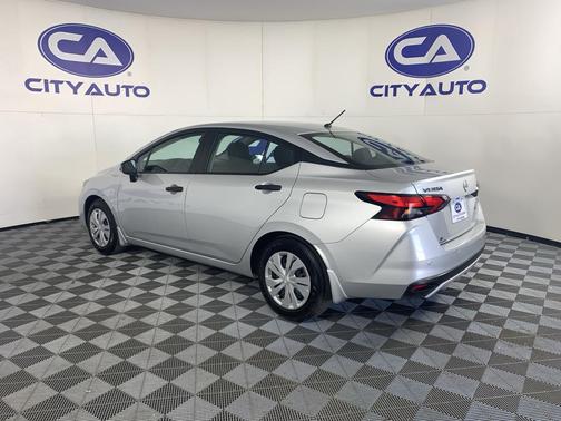 2025 Nissan Versa 1.6 S