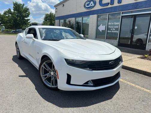Summit White 2019 Chevrolet Camaro 1LT