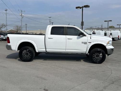 Bright White Clearcoat 2019 RAM 1500 Big Horn