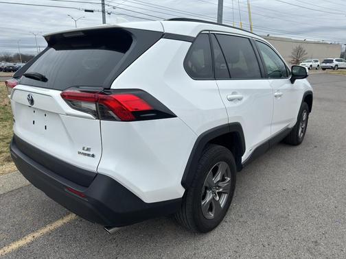2024 Toyota RAV4 Hybrid LE