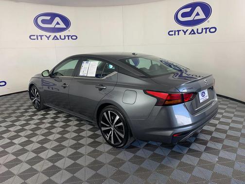 2022 Nissan Altima SR FWD