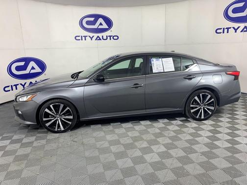 2022 Nissan Altima SR FWD