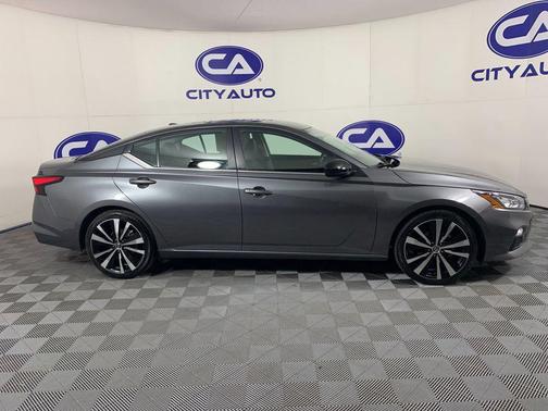 2022 Nissan Altima SR FWD