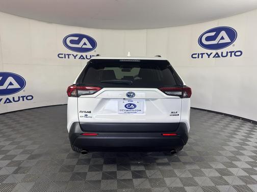 Super White 2020 Toyota RAV4 Hybrid XLE