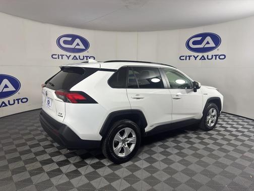 Super White 2020 Toyota RAV4 Hybrid XLE