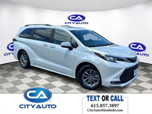 Wind Chill Pearl 2023 Toyota Sienna XLE
