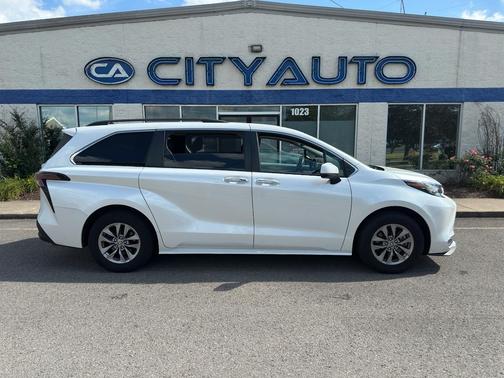 Wind Chill Pearl 2023 Toyota Sienna XLE