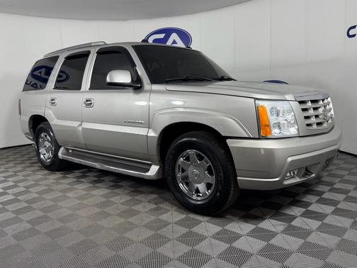 2005 Cadillac Escalade Base
