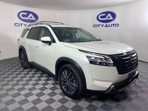 2023 Nissan Pathfinder SL FWD