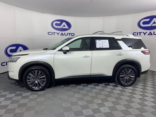2023 Nissan Pathfinder SL FWD