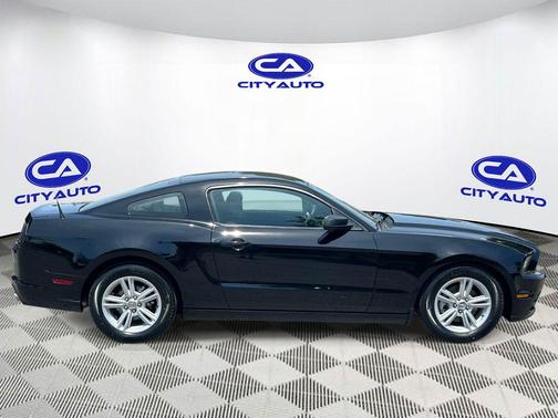 Black 2014 Ford Mustang V6