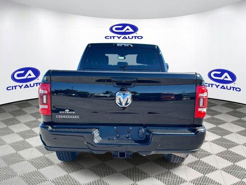 Diamond Black Crystal Pearlcoat 2019 RAM 2500 Big Horn Crew Cab 4x2 6'4' Box