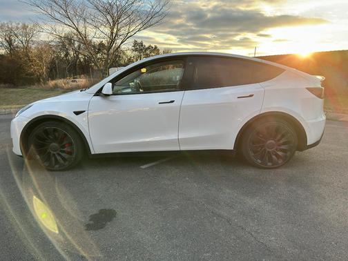 2022 Tesla Model Y Performance Dual Motor All-Wheel Drive