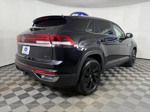 2024 Volkswagen Atlas Cross Sport 2.0T SE w/Technology 4MOTION