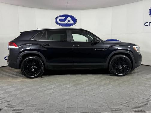 2024 Volkswagen Atlas Cross Sport 2.0T SE w/Technology 4MOTION