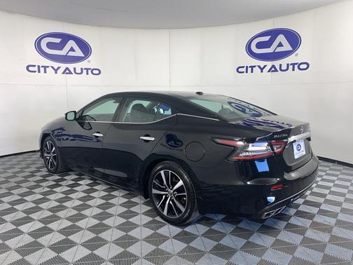 2023 Nissan Maxima SL