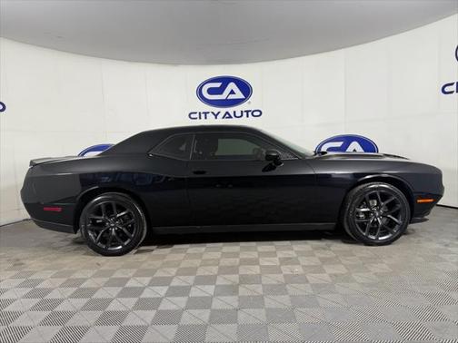 2022 Dodge Challenger SXT