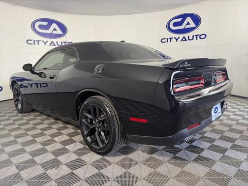 2022 Dodge Challenger SXT
