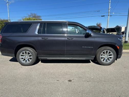 2023 Chevrolet Suburban Premier