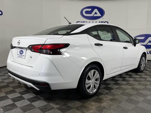 2023 Nissan Versa 1.6 S