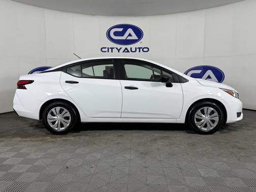2023 Nissan Versa 1.6 S