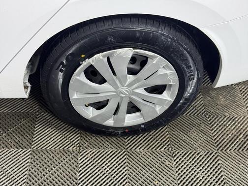 2023 Nissan Versa 1.6 S