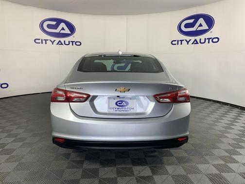 Silver Ice Metallic 2021 Chevrolet Malibu FWD LT