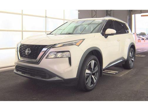 Pearl White Tricoat 2023 Nissan Rogue SL