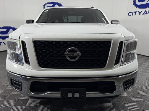 2019 Nissan Titan SV