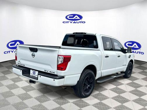 Glacier White 2017 Nissan Titan SV