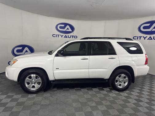 Natural White 2007 Toyota 4Runner SR5 V8