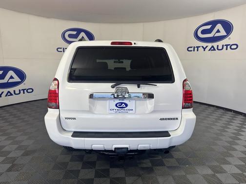 Natural White 2007 Toyota 4Runner SR5 V8
