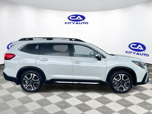 Crystal White Pearl 2023 Subaru Ascent Limited 8-Passenger