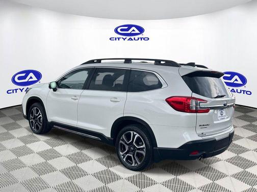 Crystal White Pearl 2023 Subaru Ascent Limited 8-Passenger