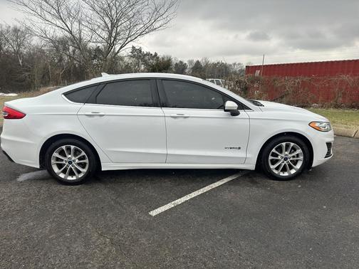2019 Ford Fusion Hybrid SE