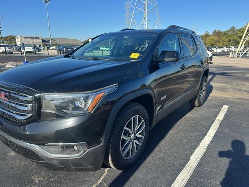 2017 GMC Acadia SLE-2
