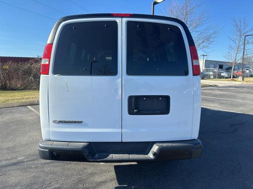 2023 Chevrolet Express 3500 RWD 3500 Regular Wheelbase LS