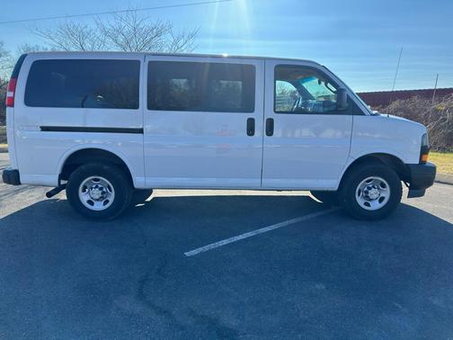 2023 Chevrolet Express 3500 RWD 3500 Regular Wheelbase LS