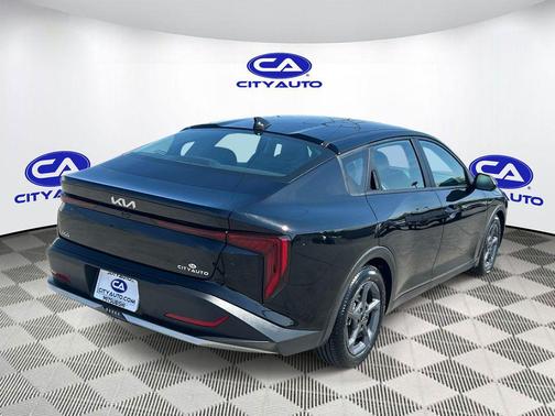 Aurora Black Pearl 2025 Kia K4 LXS