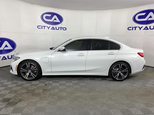 2021 BMW 330e Base