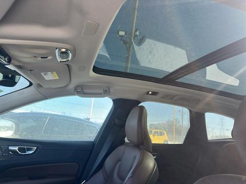 2019 Volvo XC60 T6 Momentum