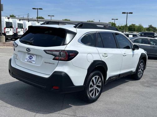 Crystal White Pearl 2023 Subaru Outback Premium